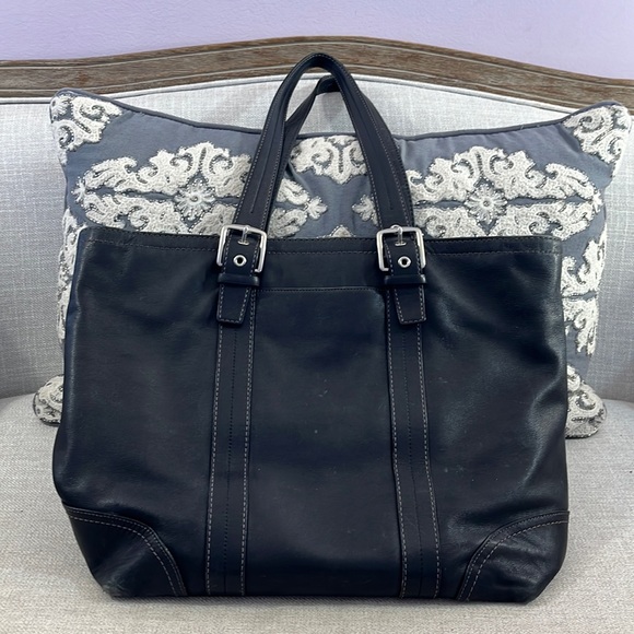 Coach Handbags - Coach Vintage Black Leather Hampton Large Tote